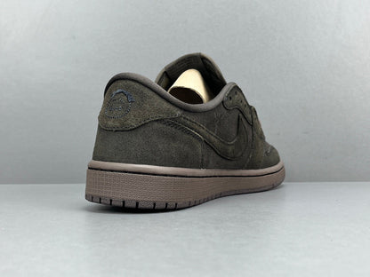 JORDAN 1 RETRO LOW OG SP x TRAVIS SCOTT VELVET BROWN